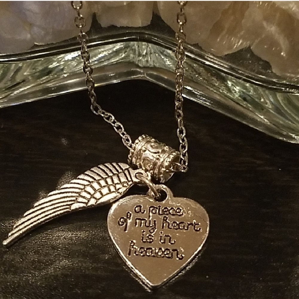 💎♡Heart with Wing Remeberence necklace